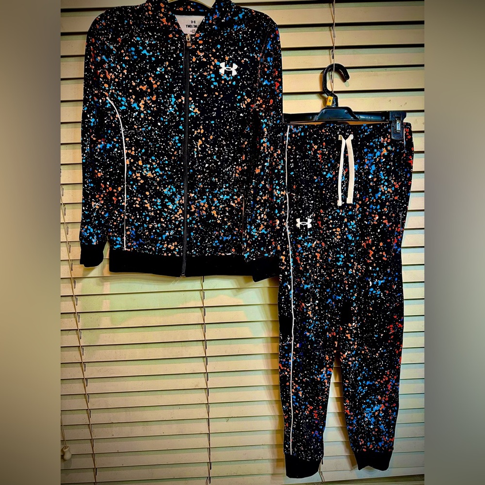 Under Armour Youth Size Medium Sweat Suit